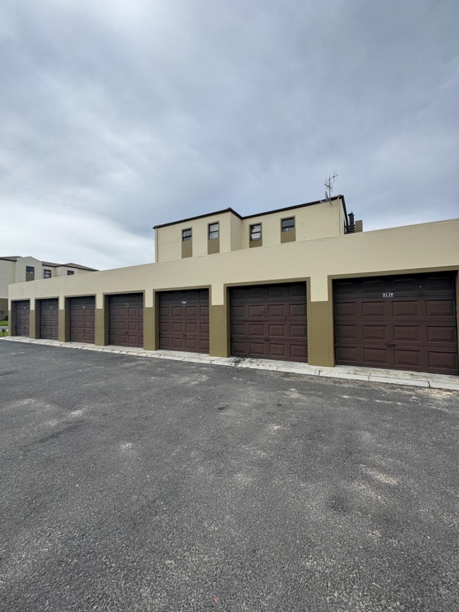 To Let 2 Bedroom Property for Rent in Guldenland Western Cape